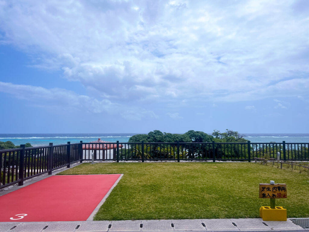 沖縄　粟国島オートキャンプ場　アートサイト